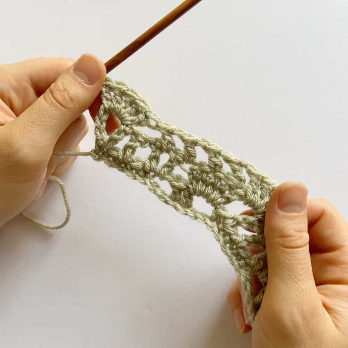 Easy Lacy Wave Crochet Stitch Photo Tutorial