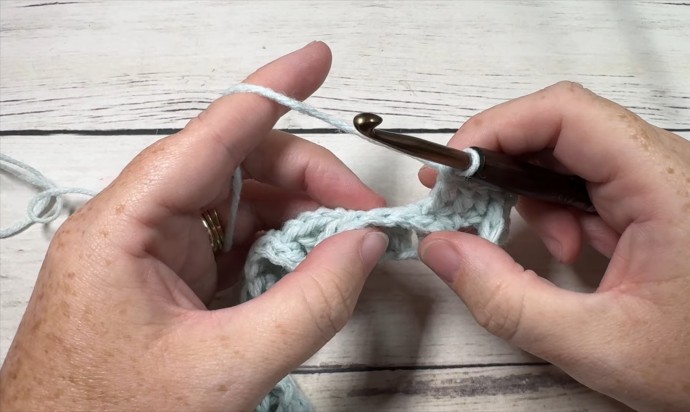 How to Crochet the Honeycomb Waffle Stitch Photo Tutorial