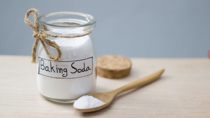 8 Baking Soda Hacks That’ll Make Life Easier