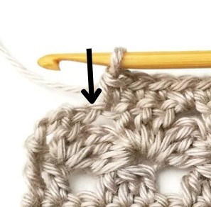 Aligned Four Leaf Clover Crochet Stitch Photo Tutorial