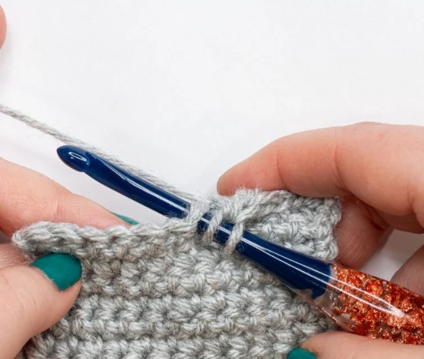 How to Seamlessly Change Yarn Colors in Crochet Tutorial