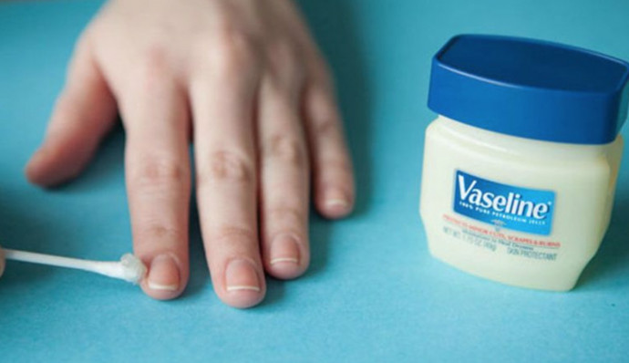 8 Surprising Uses for Vaseline