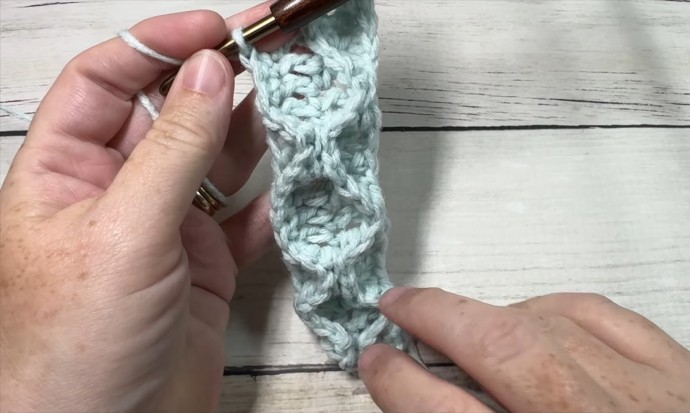 How to Crochet the Honeycomb Waffle Stitch Photo Tutorial