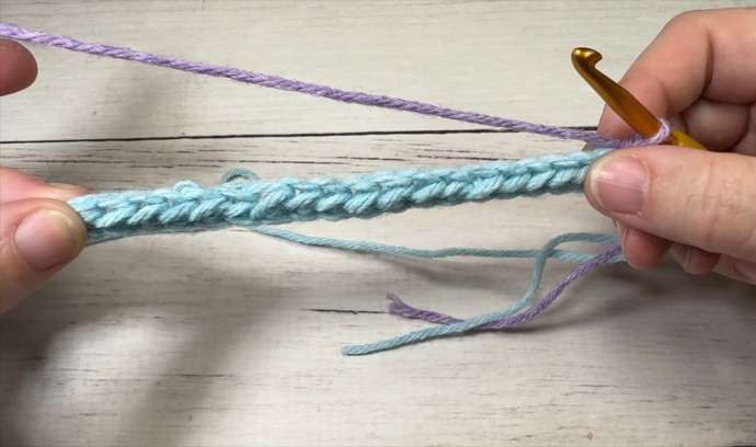 How to Crochet the Three Colour Ribbing Photo Tutorial