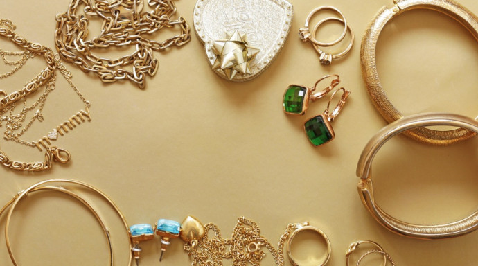 10 Clever Ways To Organize Jewelry