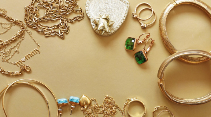 10 Clever Ways To Organize Jewelry 10 Clever Ways To Organize Jewelry