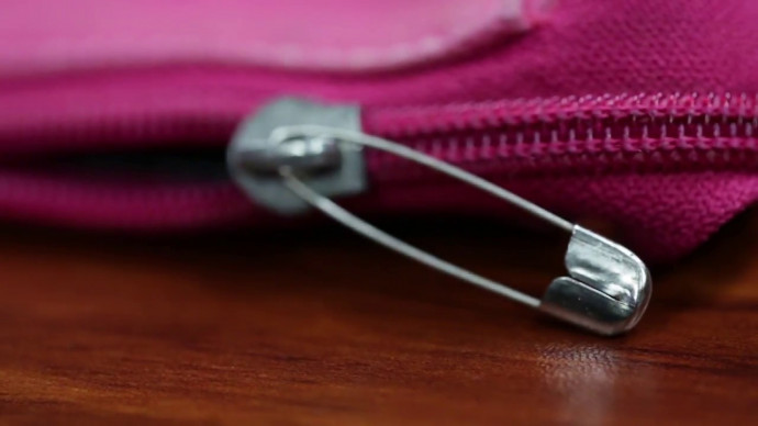 8 Incredible Uses of Safety Pins