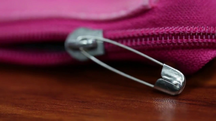 8 Incredible Uses of Safety Pins 8 Incredible Uses of Safety Pins