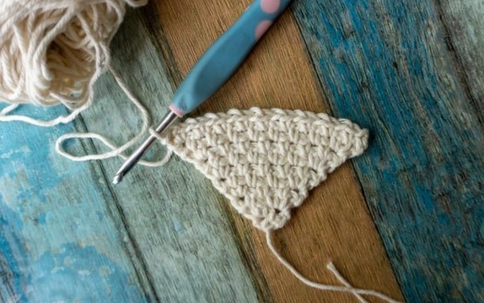 Corner to Corner Moss Stitch Photo Tutorial