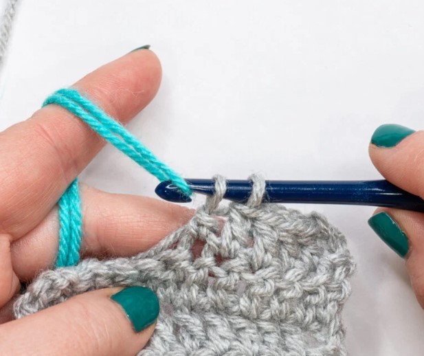 How to Seamlessly Change Yarn Colors in Crochet Tutorial