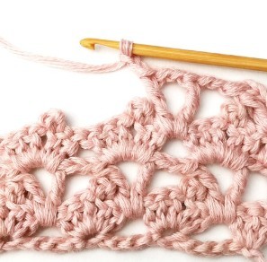 Lacy Cupcake Crochet Stitch Photo Tutorial