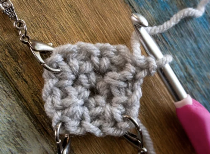 Moss Stitch Granny Square Crochet Tutorial