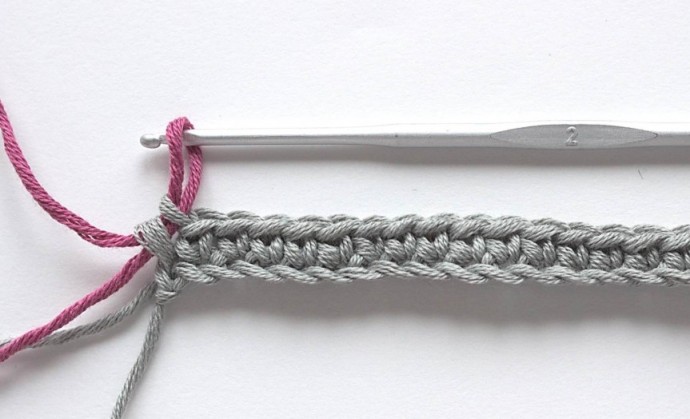 Raspberry Ripple Crochet Square Photo Tutorial