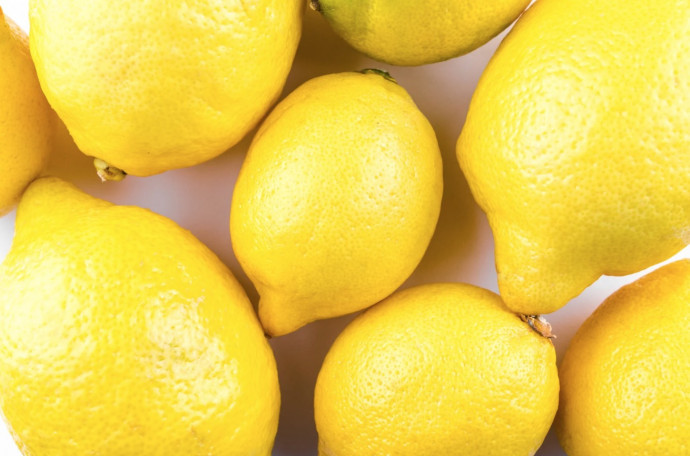 11 Cool Uses For Lemons at Home