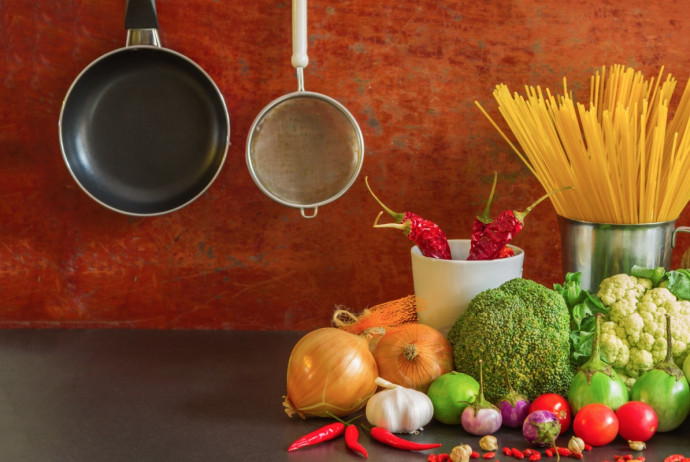 7 Kitchen Hacks & Simple Solutions 7 Kitchen Hacks & Simple Solutions