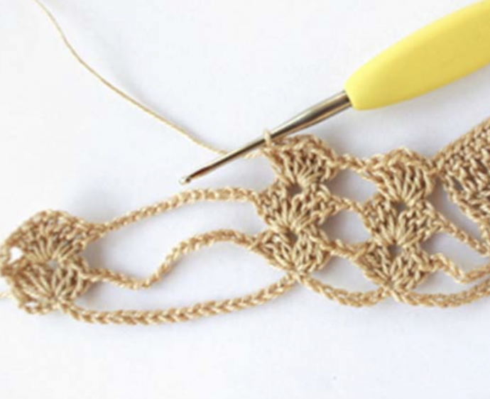 How to Crochet Coloured Square Lace Stitch