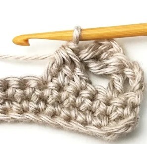 Aligned Four Leaf Clover Crochet Stitch Photo Tutorial