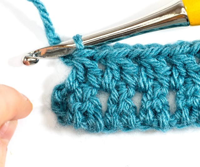 How to Crochet the Paired Double Crochet Stitch Photo Tutorial