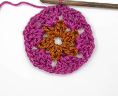 How To Crochet a Granny Circle Photo Tutorial