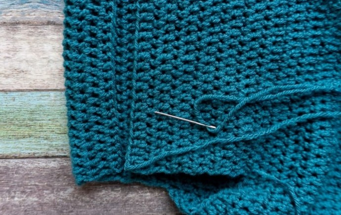 Invisible Shoulder Seam for Crochet Garments