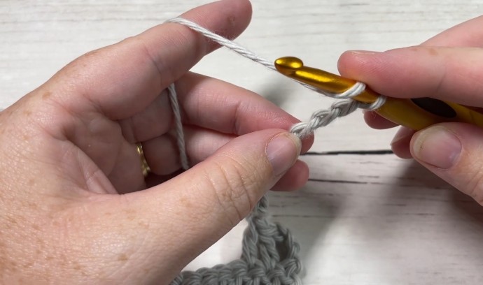 How to Crochet the Ruffle Stitch Photo Tutorial