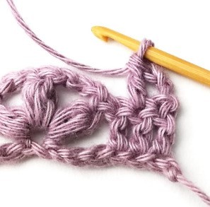 The Aligned Lotus Crochet Stitch Photo Tutorial