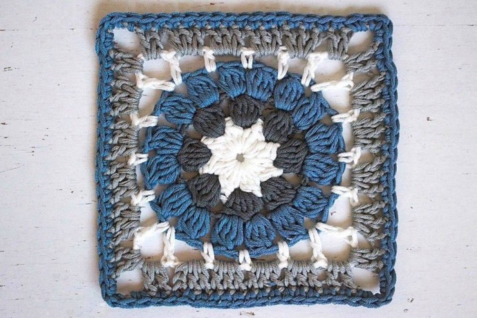Dally Dahlia Crochet Granny Square Photo Tutorial