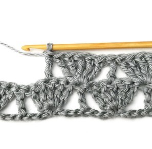 Large Uneven Fan Crochet Stitch Photo Tutorial
