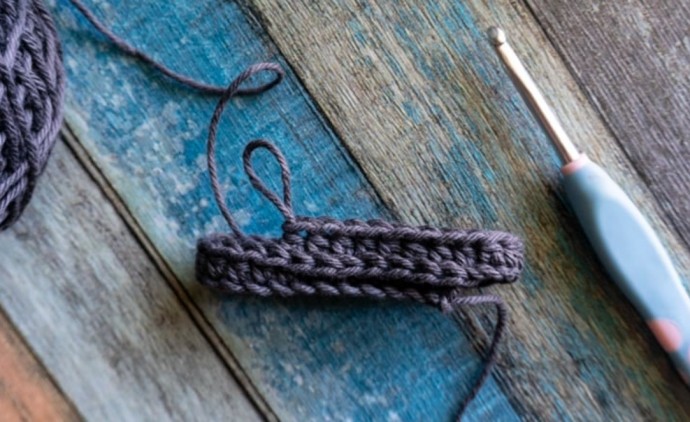 Half Double Crochet in Third Loop Only (Flat and Round) Photo Tutorial