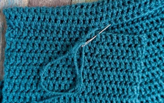Invisible Shoulder Seam for Crochet Garments