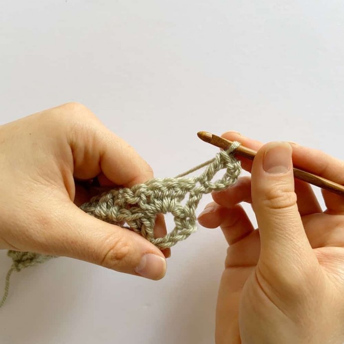Easy Lacy Wave Crochet Stitch Photo Tutorial