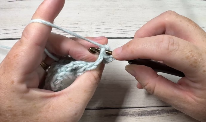 How to Crochet the Honeycomb Waffle Stitch Photo Tutorial