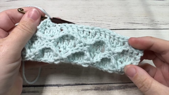 How to Crochet the Honeycomb Waffle Stitch Photo Tutorial