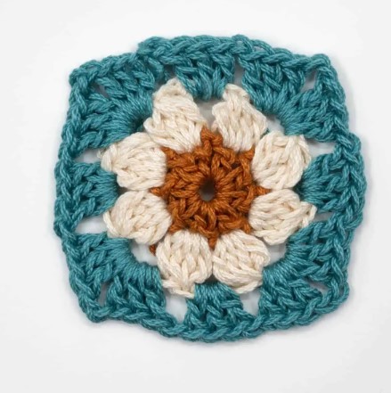 How To Crochet A Daisy Granny Square Photo Tutorial