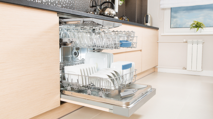 8 Handy Tips to Make Dishwasher Duty a Breeze