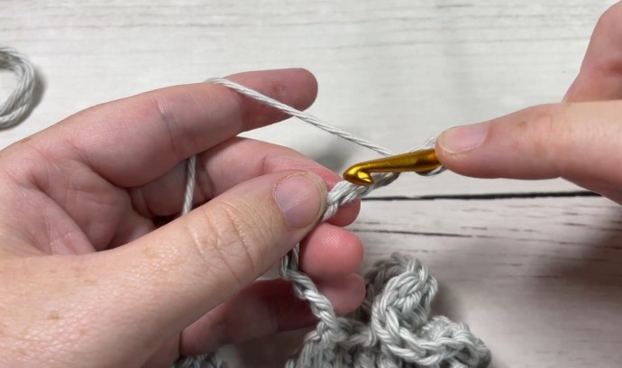 How to Crochet the Ruffle Stitch Photo Tutorial