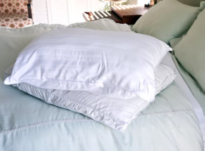 Tips for Washing Yellowed Pillows