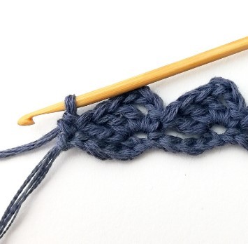 The Diagonal Shell and Cluster Crochet Stitch Photo Tutorial