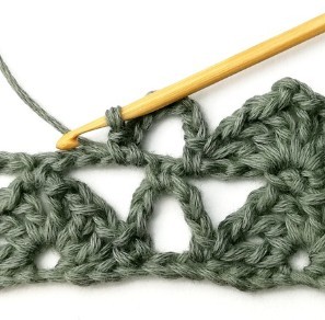Stacked Triangles and Eyelet Crochet Stitch Photo Tutorial