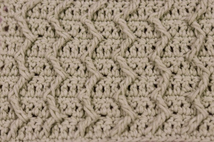 How to Crochet the ZigZag Cable Stitch Photo Tutorial How to Crochet the ZigZag Cable Stitch Photo Tutorial