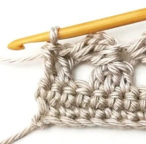 Aligned Four Leaf Clover Crochet Stitch Photo Tutorial