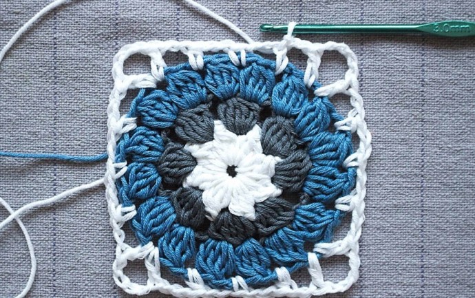 Dally Dahlia Crochet Granny Square Photo Tutorial