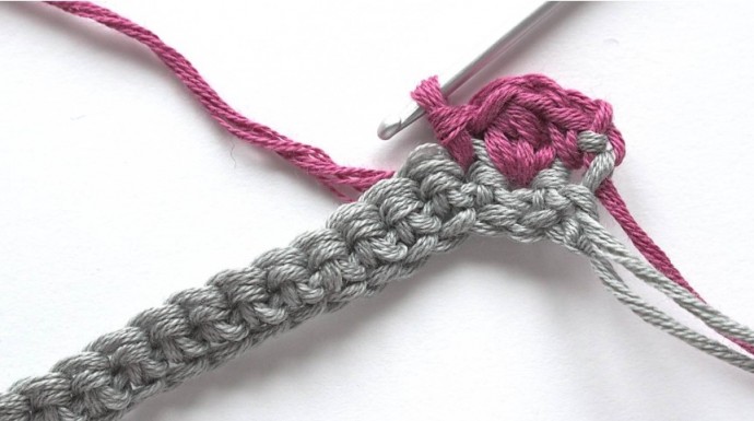 Raspberry Ripple Crochet Square Photo Tutorial