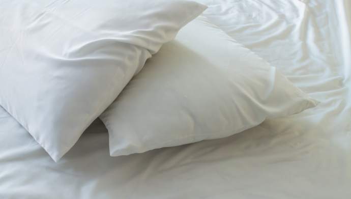 Tips for Washing Yellowed Pillows Tips for Washing Yellowed Pillows