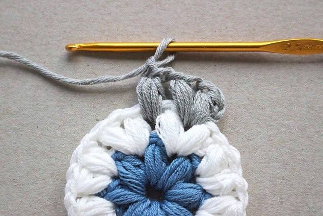 Tripple Puff Crochet Granny Square Photo Tutorial