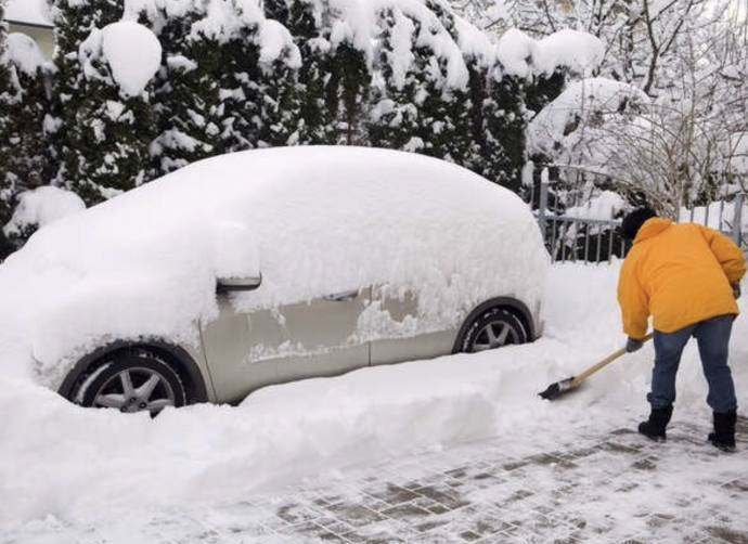 7 Surprising Tips and Tricks for Dealing with Ice and Snow
