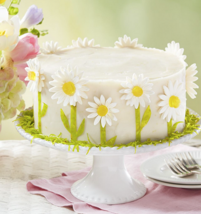7 Delicious Cake Decorating Ideas & Hacks