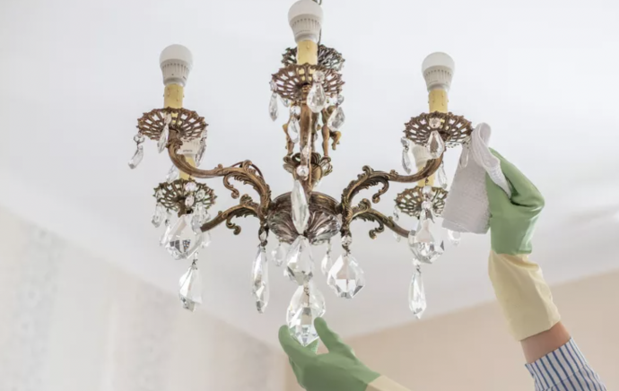 8 Crystal Chandelier Cleaning Tips
