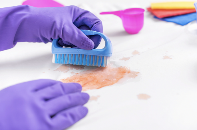 10 Tips to Remove Stains From Clothes and Carpet Naturally 10 Tips to Remove Stains From Clothes and Carpet Naturally
