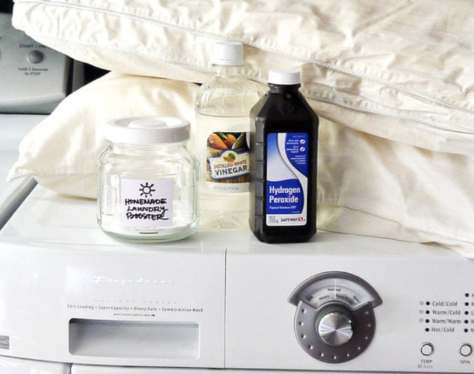 Tips for Washing Yellowed Pillows